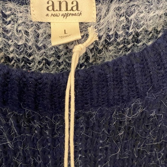 ANA crew neck sweater size large - Picture 7 of 8